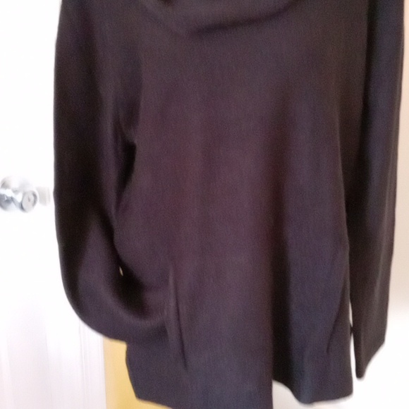 Jones New York Signature sweater in women's XL black acrylic w/ kangaroo pouch - Picture 3 of 13